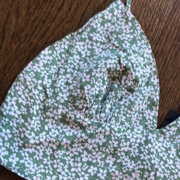 Green & White Floral Stretch Adjustable Strap Crop Top Bralette - Picture 2 of 4